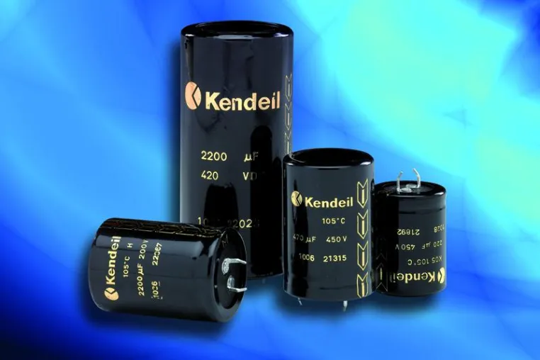Bild: Snap-in Elektrolytkondensatoren mit hohen Kapazitäten von 820 bis 2.700µF bei 400 bis 450VDC