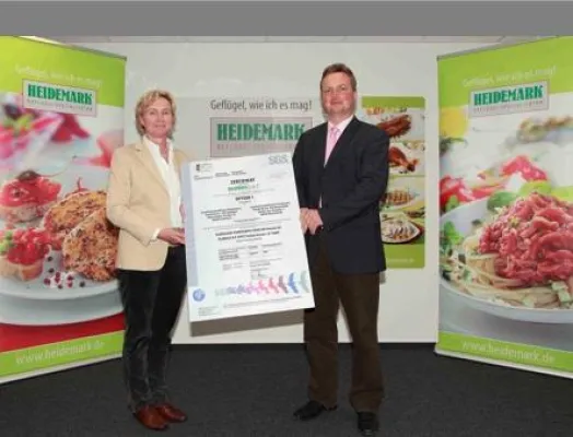 GLOBALG.A.P: Erstes Zertifikat für Putenmast vergeben - SGS zertifiziert Putenmäster der Firma Heidemark Bild: GLOBALG.A.P: Erstes Zertifikat für Putenmast vergeben - SGS zertifiziert Putenmäster der Firma Heidemark