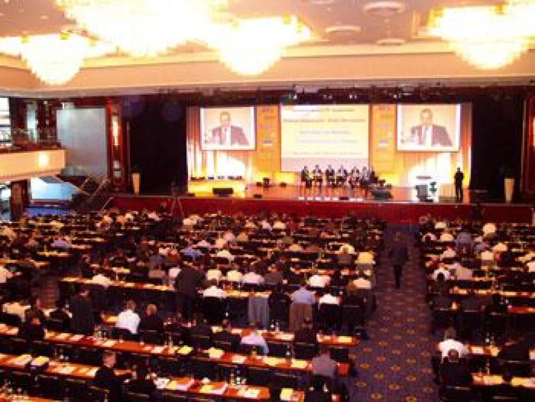 Über 900 internationale Getriebeexperten trafen sich auf dem CTI-Symposium im Dezember 2006 in Berlin