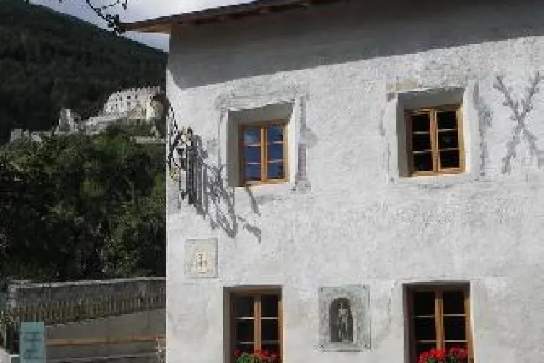 Auszeichnung für das Historische Hotel Weisses Rössl in Lichtenberg Bild: Auszeichnung für das Historische Hotel Weisses Rössl in Lichtenberg