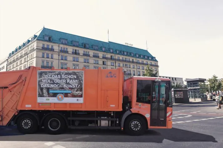 Bild: TINKERBELLE UND DIE BSR UNTERSTÜTZEN GEMEINSAM EIN BERLINER RECYCLINGPROJEKT