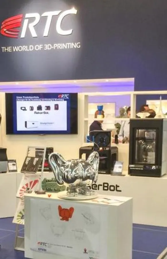 Bildunterschrift?3D Printing meets 2D Printing – Vertreter von zwei Industriezweigen erörtern neue,