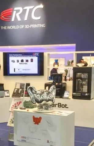 Bild: Erfolgreiche Euromold-Premiere: »3D Printing meets 2D Printing«