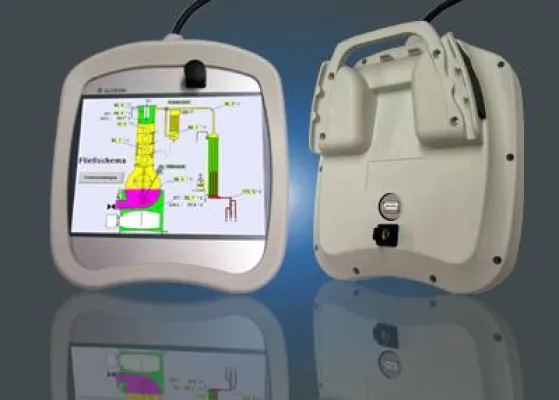 Bild: Mobiles Bedienen & Beobachten mit vollgrafikfähigem 10,4“- TFT-Display auf Basis Windows CE  5.0