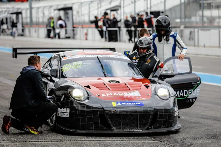 Bild: Porsche Sports Cup 2019: Kunden der AMADEUS-Group vom Rennsport fasziniert