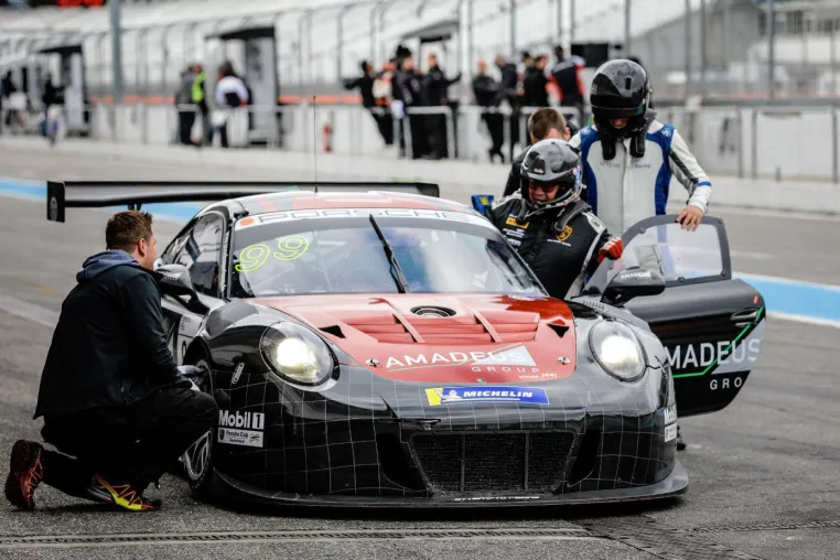 Porsche Sports Cup 2019: Kunden der AMADEUS-Group vom Rennsport fasziniert Bild: Porsche Sports Cup 2019: Kunden der AMADEUS-Group vom Rennsport fasziniert