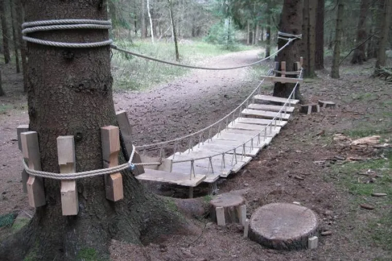 Bild: Der Märchenwanderweg im Klecker Wald ist wieder wie neu