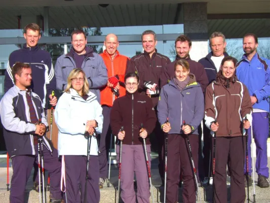 Bild: Nordic Walking in der Rehabilitation