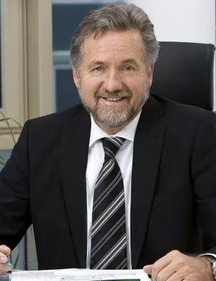 Bild: Auszeichnung: Rolf Specht ist Unternehmer des Jahres
