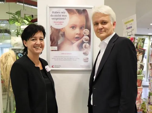 Bild: Neue Händehygiene-Poster im Klinikum Lüdenscheid