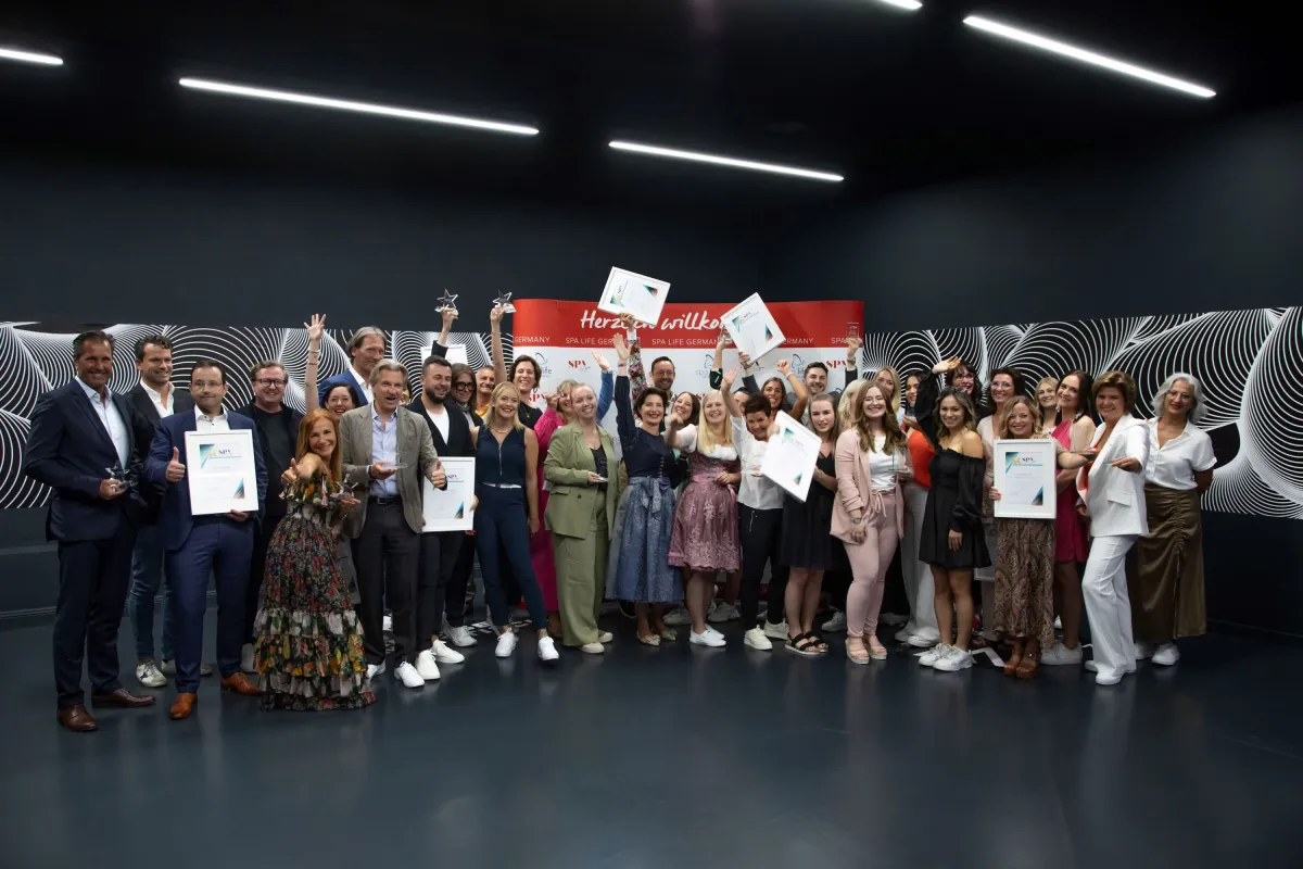 Freudestrahlende Gewinner und Nominierte der SPA Star Awards 2023 (© (c) Ignaz Sterr)