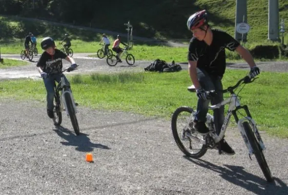 „BikeSpielen“ statt Spielekonsole: TrailXperience bringt Kids spielerisch aufs Mountainbike Bild: „BikeSpielen“ statt Spielekonsole: TrailXperience bringt Kids spielerisch aufs Mountainbike