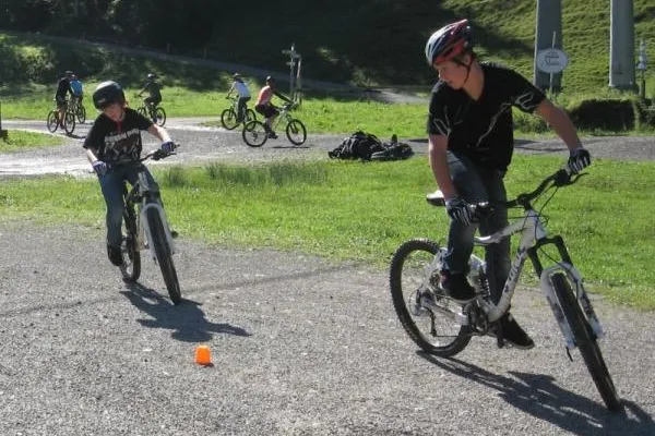 „BikeSpielen“ statt Spielekonsole: TrailXperience bringt Kids spielerisch aufs Mountainbike Bild: „BikeSpielen“ statt Spielekonsole: TrailXperience bringt Kids spielerisch aufs Mountainbike