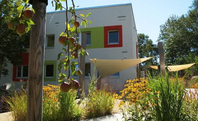 Bild: Filmstart: Kinder-Gärten