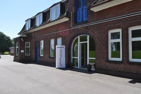 Bild: Im neuen elbepark-bunthaus mitten in Hamburg campen, außergewöhnliche Feste feiern und Seminare veranstalten