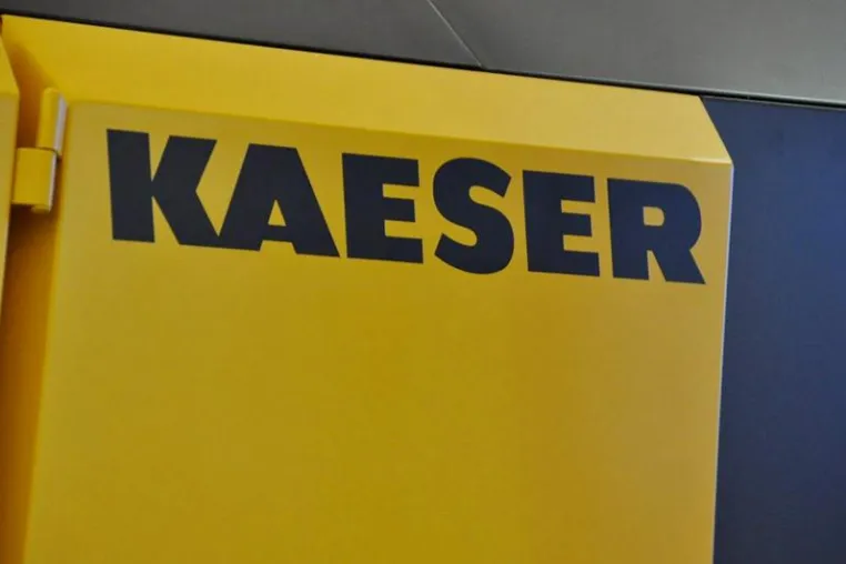 Bild: Bau Kompressor findet auf kleiner Ladefläche Platz