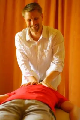 Bild: Vortrag über Behandlung von Rückenschmerzen