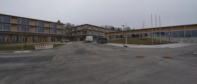 Bild: Hybrid versorgtes Schulgebäude: TWL-Technologie GmbH verknüpft neue PVT-Module mit Geothermie