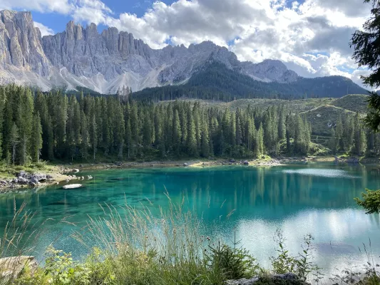 Bild: Driving Experience Südtirol - Bühne frei für monumentale Fahrerlebnisse