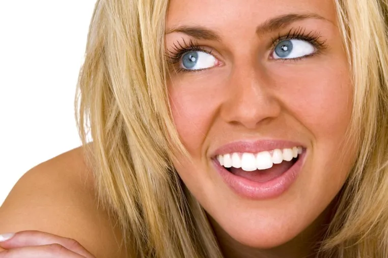 Bild: Zahnkosmetik - Schöne Zähne mit Veneers