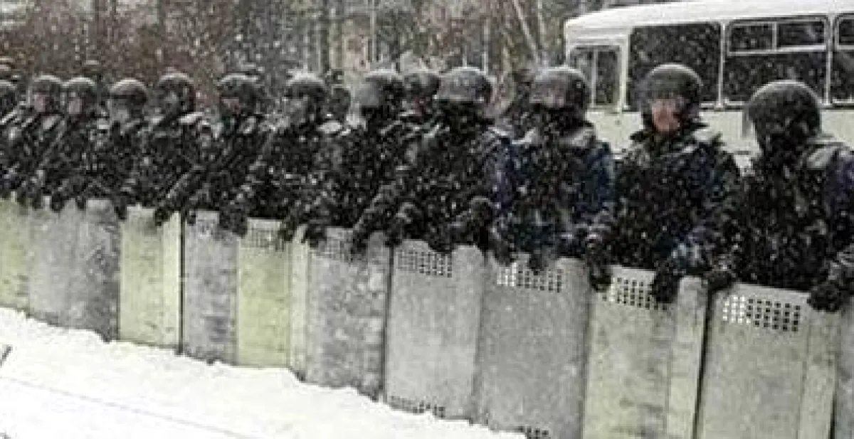 Janukowitsch droht mit brutaler Polizeigewalt