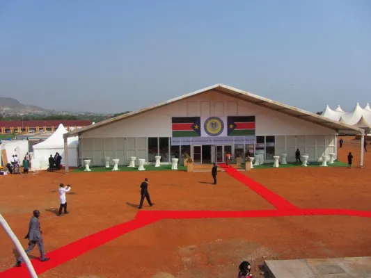 Bild: Losberger Zelte für die jüngste Hauptstadt der Welt