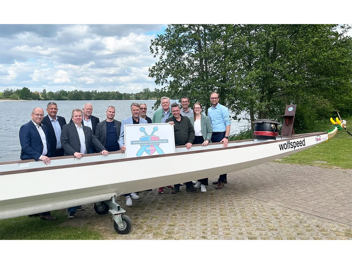 Gemeinsames Engagement für den Wolfsburger Handwerks-Cup im Drachenboot (© WMG Wolfsburg)