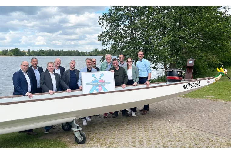 Wolfsburger Handwerks-Cup im Drachenboot Bild: Wolfsburger Handwerks-Cup im Drachenboot