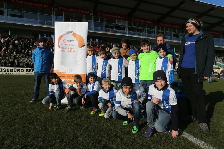 E-Jugend des SV Fortuna St. Jürgen ab jetzt in neuen Trikots Bild: E-Jugend des SV Fortuna St. Jürgen ab jetzt in neuen Trikots