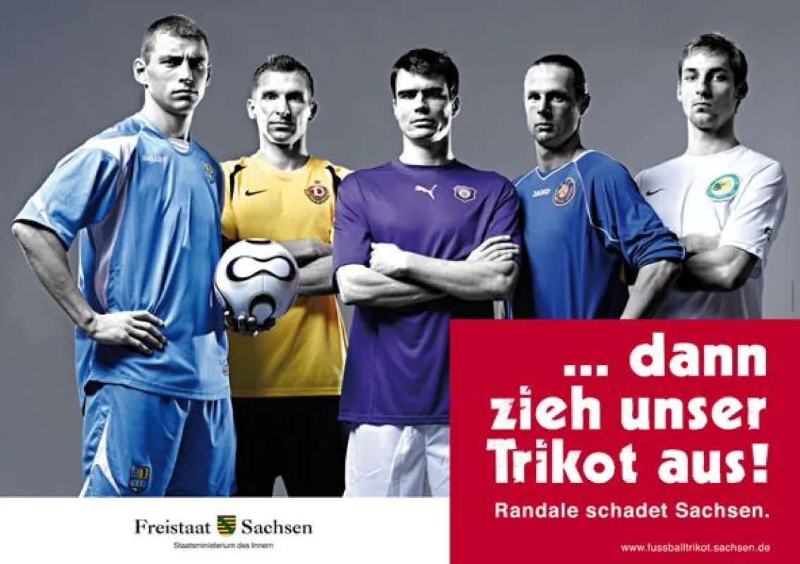 Plakatmotiv der Kampagne ... dann zieh unser Trikot aus!
