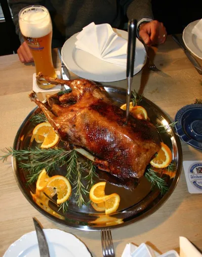 Bild: Gänse- und Entenessen im Maria & Josef