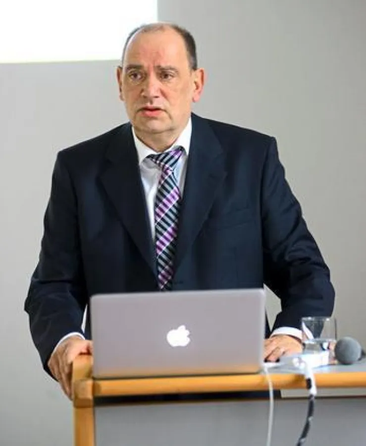 GF Norbert Fuhrmann referiert über Compliance