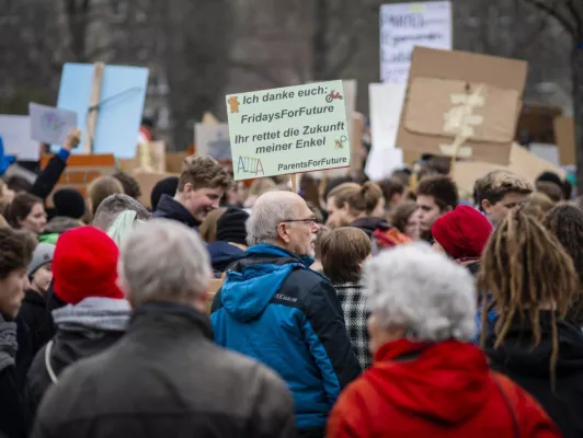 Bild: No Future? Mahnwache der ParentsForFuture zur Aussetzung der Klimastreiks der FridaysForFuture Berlin