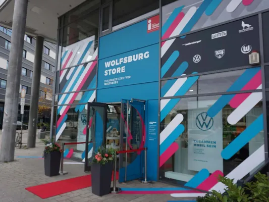 Bild: Öffnungszeiten des Wolfsburg Store 