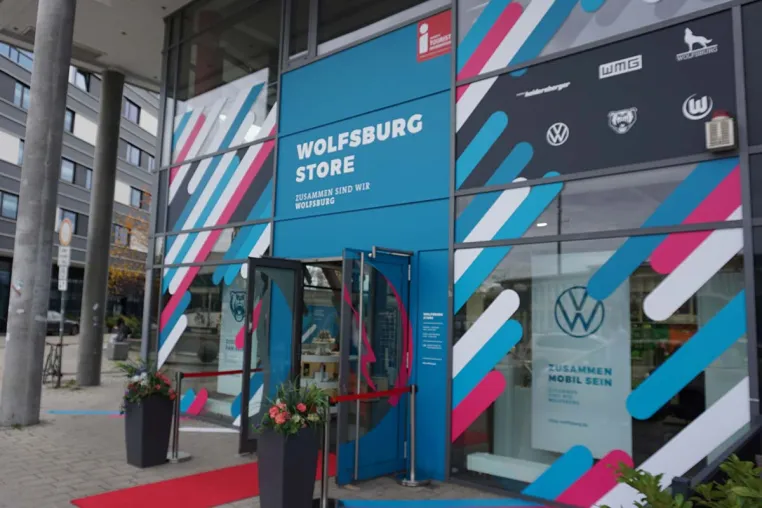 Bild: Öffnungszeiten des Wolfsburg Store 