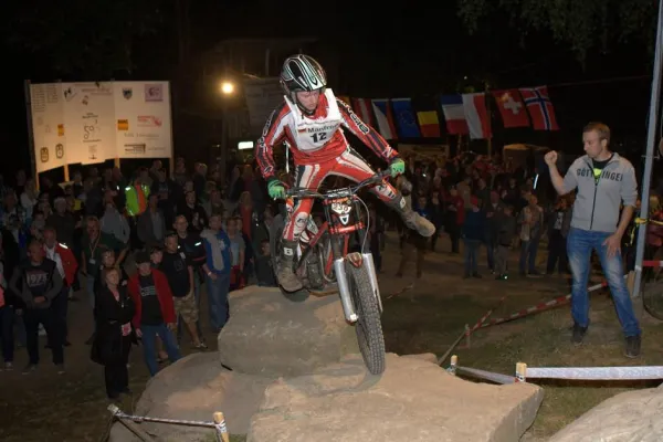 Bild: ADAC Nacht-Trial Uslar-Fürstenhagen: Deutschlands größtes Motorrad-Trial kommt auf Drehzahl