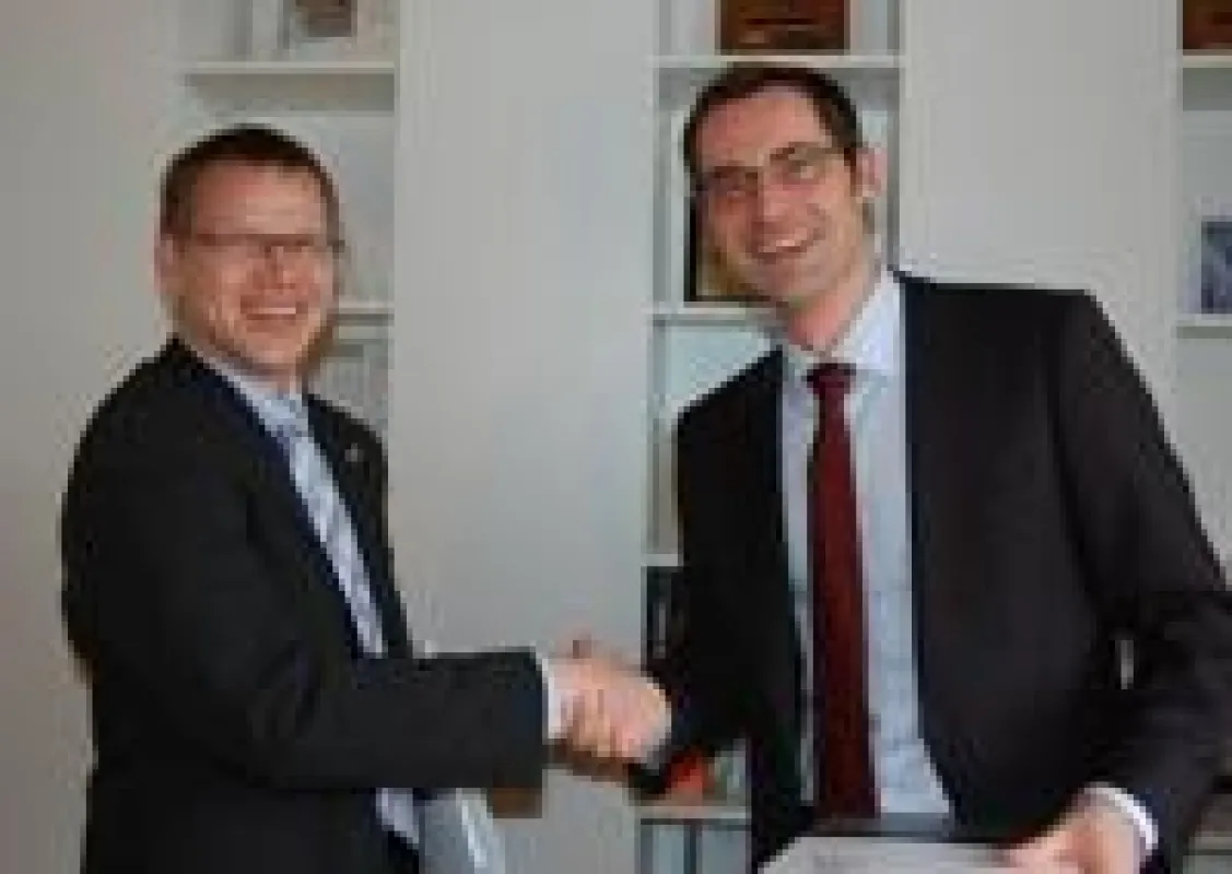 v.l.n.r. Martin Hülscher, Bereichsleiter ECSpand bei der d.velop AG und Thomas Thyen, Geschäftsführer der connectiv! eSolutions GmbH