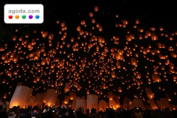 Bild: agoda.com präsentiert tolle Hotelangebote für Thailands Loy Krathong Lichterfest