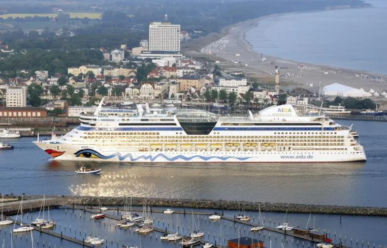 Bild: AIDAluna - Erfolgreiche Kreuzfahrtsaison in Warnemünde geht zu Ende