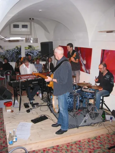 Bild: Elias Bernet & Friends gastierten im Musik & Kulturhotel Palazzo Mÿsanus