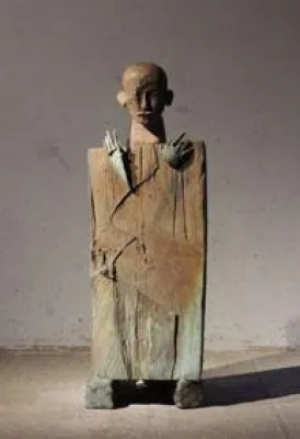 Bild: Skulpturen von Dietrich Klinge in der Englische Kirche in Bad Homburg
