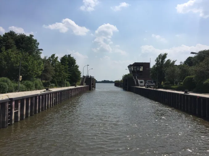 Bild: Sperrung der Binnenhafenschleuse