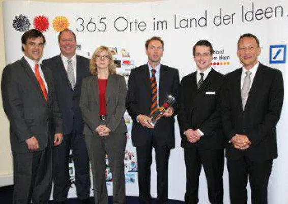 Bild: Funktionelle Oberflächenmodifikation der JLU Gießen erhält Auszeichnung als „Ausgewählter Ort 2012“