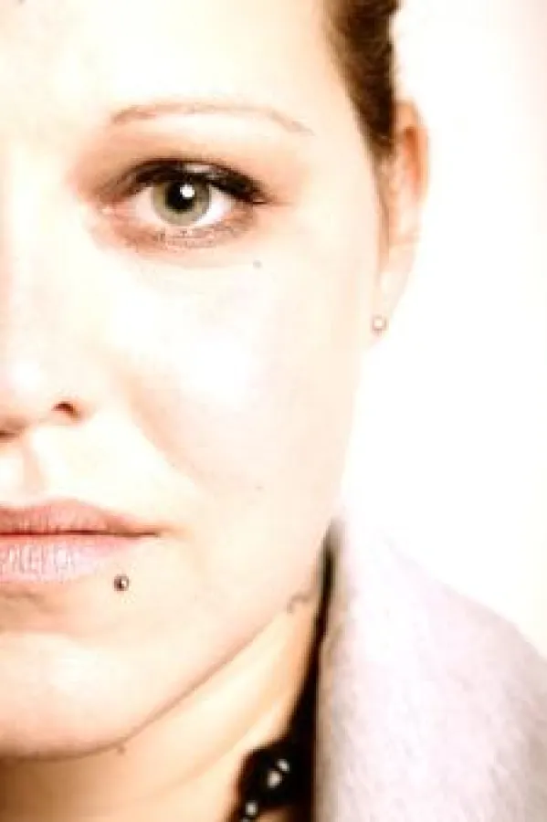 MABEL - die Debüt-Single ab sofort bei iTunes, Musicload und vielen weiteren Download-Stores.