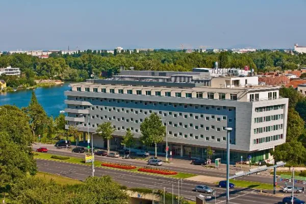 ARCOTEL Hotels setzen sich für Landegenehmigung des Airbus A-380 der Emirates ein Bild: ARCOTEL Hotels setzen sich für Landegenehmigung des Airbus A-380 der Emirates ein