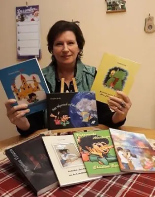 Bild: Deutsche Autorin schreibt Bücher in der Türkei