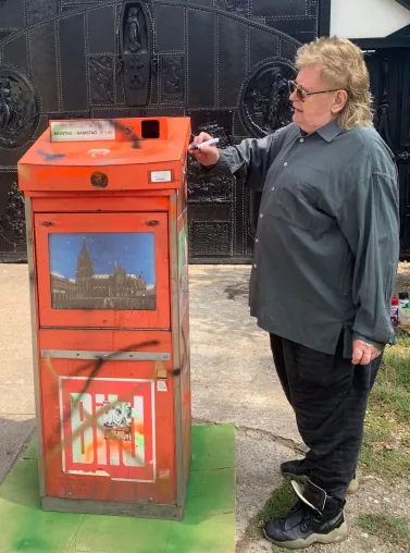 Bild: HA SCHULT - TABLEAU DES VERGESSENS: Skulpturen BILD-Boxes zugunsten Obdachlosenhilfe