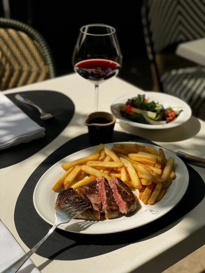 Entrecôte Menü Terrasse Closing  (© Ana Stojanov)