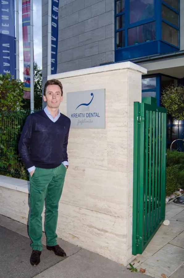 Der ehemalige Snooker-Weltmeister Ken Doherty ist begeistert von Kreativ Dental.