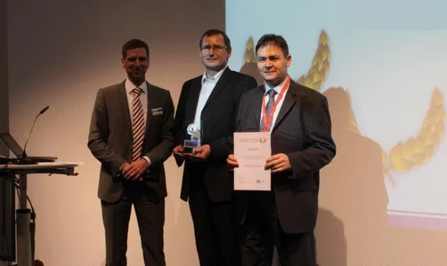 Heraeus gewinnt mit pmOne-Lösung Best Practice Award 2012 Bild: Heraeus gewinnt mit pmOne-Lösung Best Practice Award 2012